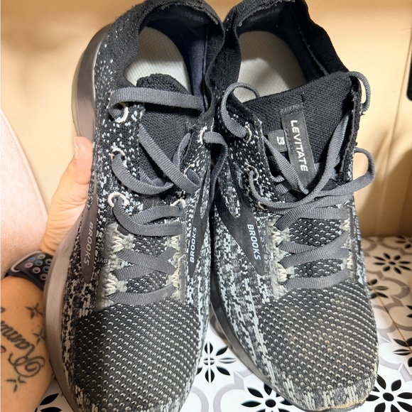 Brooks Women's Black and Gray Athletic Shoes - Picture 5 of 7